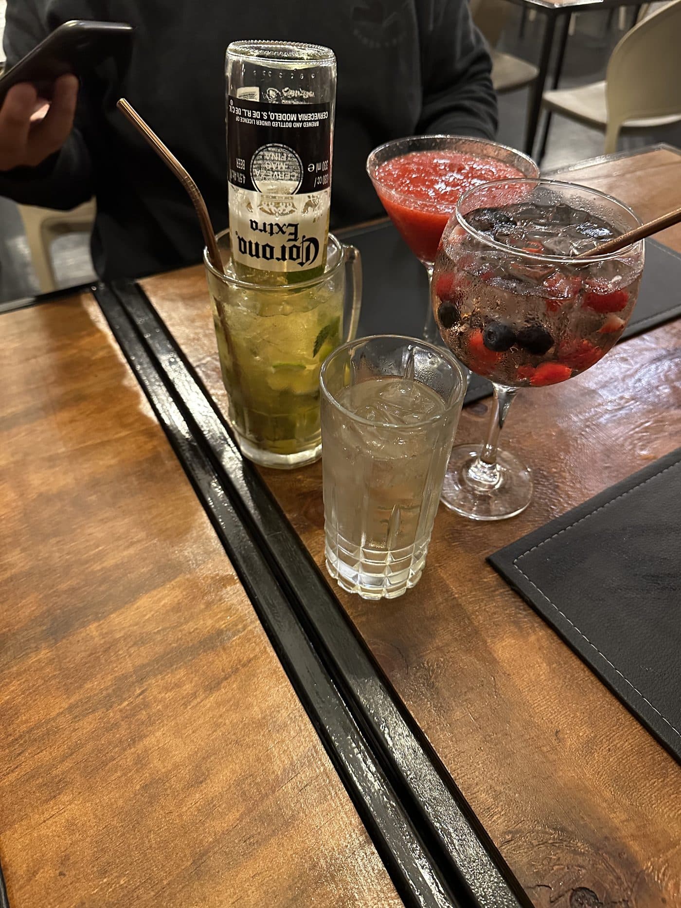 Los cócteles más refrescantes de Río Bueno. 🍹✨